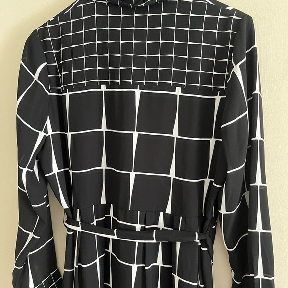 WHO WHAT WEAR black grid check print button shirt dress with pockets & belt - Picture 5 of 8